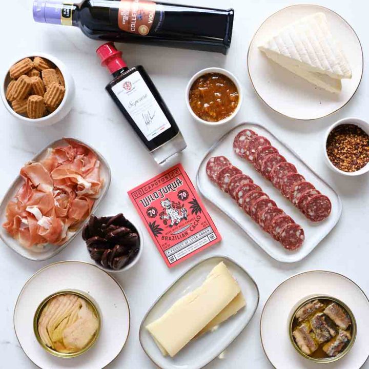 2025-Caputos-Best-in-Class-Gift-Box-Styled-Full-RES-s_03560