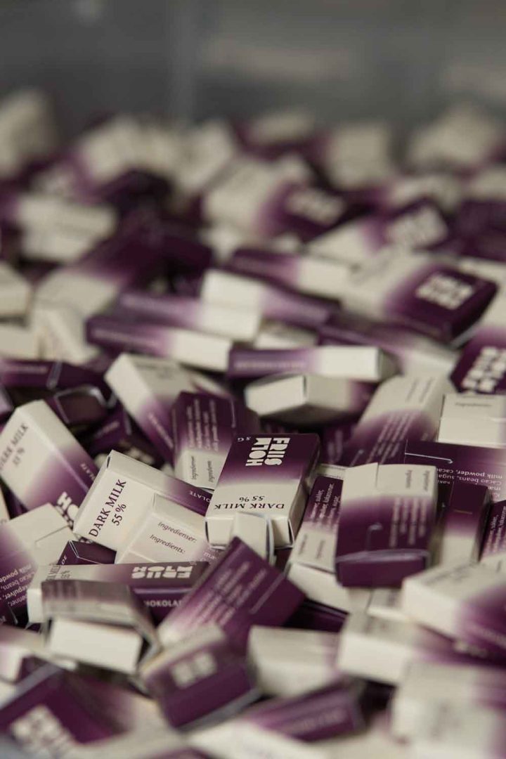 Friis-Holm-Dark-Milk,-Nicaragua-55_-Napolitains,-5g-StyledWEB