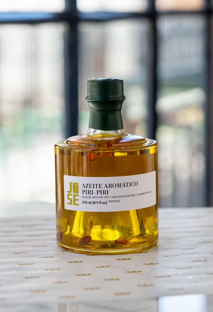 Jose-Gourmet-Olive-Oil-with-Piri-Piri-for-web